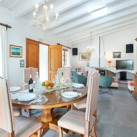 Villa Menonge By Vintage Travel Pollenca