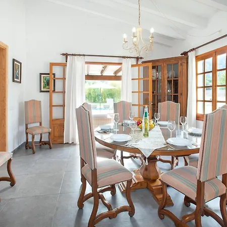 Menonge By Vintage Travel * Pollenca