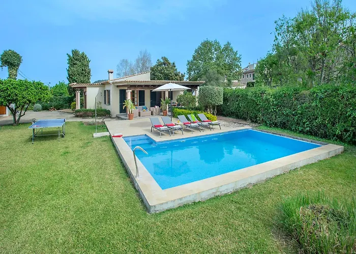 Menonge By Vintage Travel